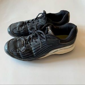 Classic Sport 3.5 3 1/2 Cleats Shoes Black White